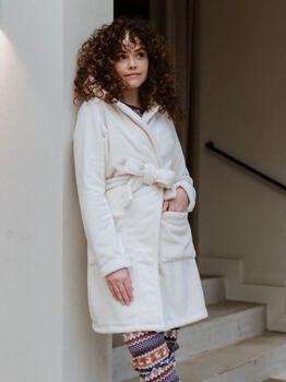 Charlie Choe Cold Days Aus weiß Bademäntel