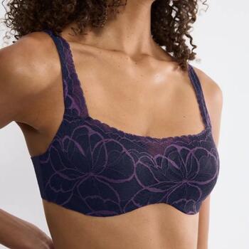 Triumph Body Make-Up Illusion Lace Blau Vorgeformter BH