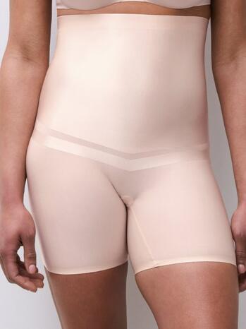 Chantelle Brilliant Shaping Very high-waist shaping panty Goudkleurig Beige