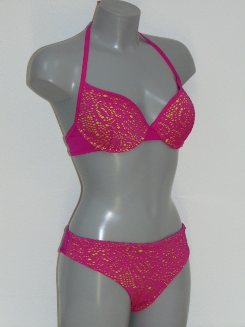 Sapph Bademode Bonaire fuchsie gemoldefer bikini bh