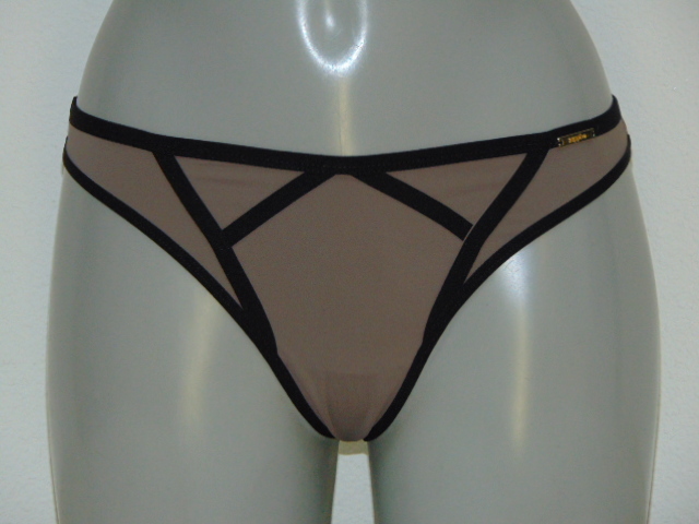 Sapph Curvy Mistress taupe string