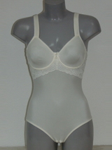 Eva Pearl elfenbein korselett