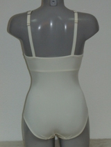Eva Pearl elfenbein korselett