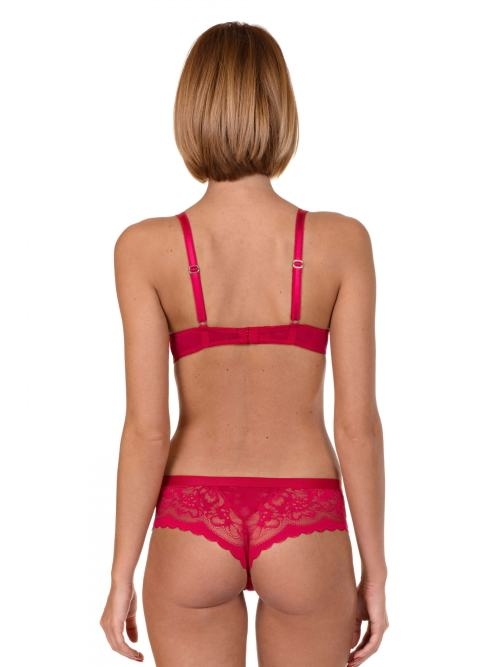 Lisca Evelyn rot brasilianischer slip