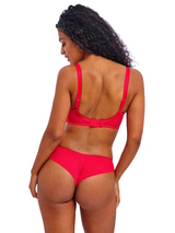 Freya Loveland rot brasilianischer slip