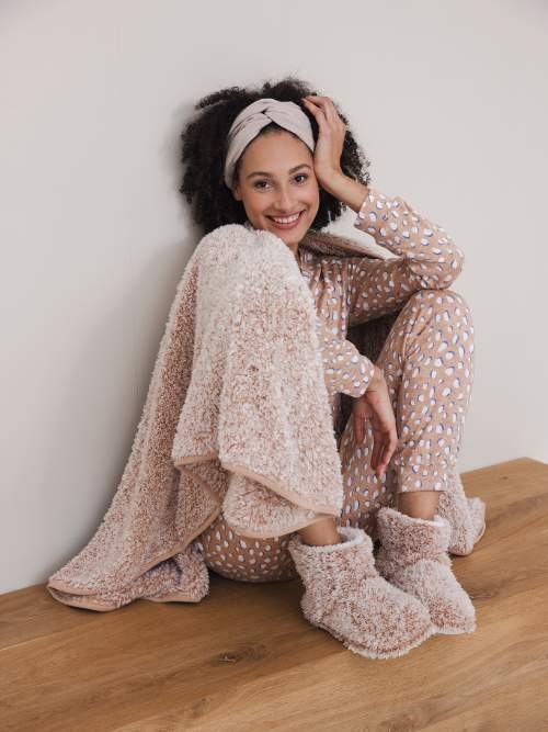 Rebelle Damen beige pyjama