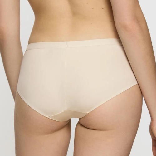 Triumph Aura Spotlight beige slip