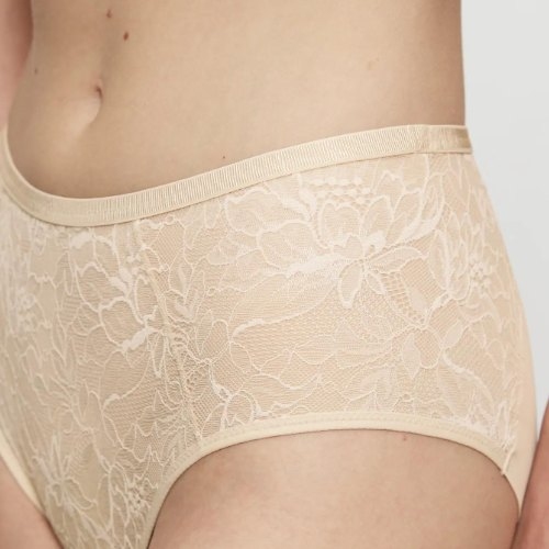 Triumph Amourette Charm beige slip