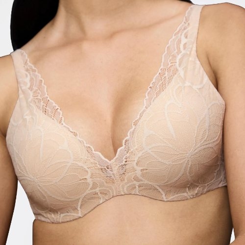 Triumph Body Make-Up Illusion Lace pulver vorgeformter bh