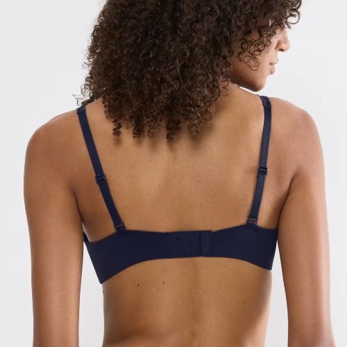 Triumph Body Make-Up Illusion Lace blau vorgeformter bh