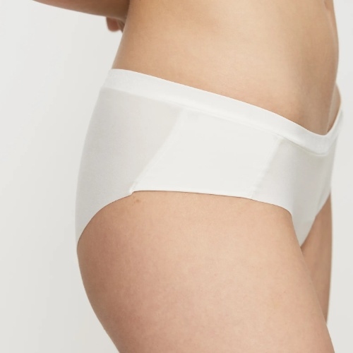 Triumph Body Make-Up Illusion Soft Touch elfenbein hipster