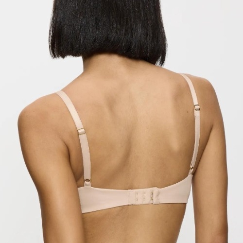 Triumph Body Make-Up Illusion Essentials pulver vorgeformter bh