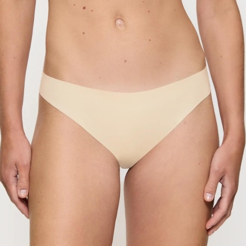 Triumph Pretty Micro beige string