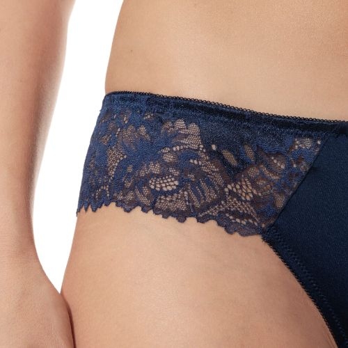 Mey Lingerie Luxurious navy-blau string