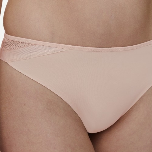 Chantelle Easy Bliss beige string