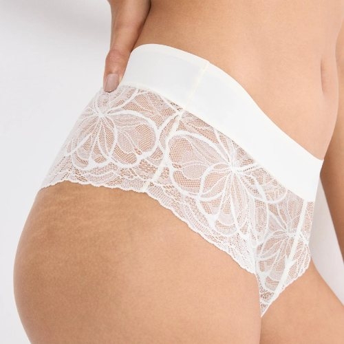 Triumph Body Make-Up Illusion Lace gebrochenes weiß hipster