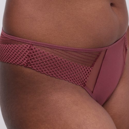 Chantelle Play aubergine string