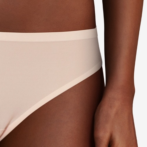 Chantelle SoftStretch gold string