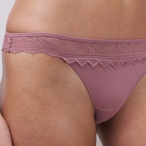Chantelle EasyFeel Floral Touch pink string