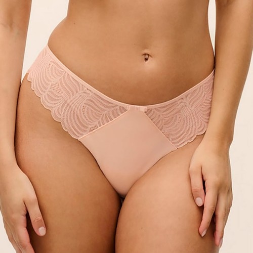 Freya Alanna cameo string