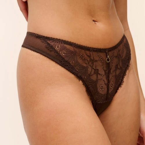 Freya Fascinate chocolate string