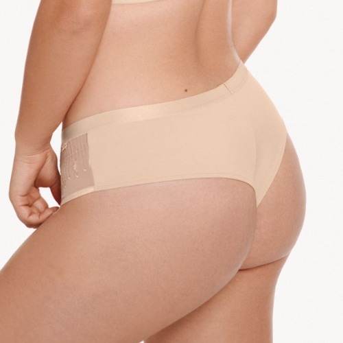 Lisca Ivonne braun string