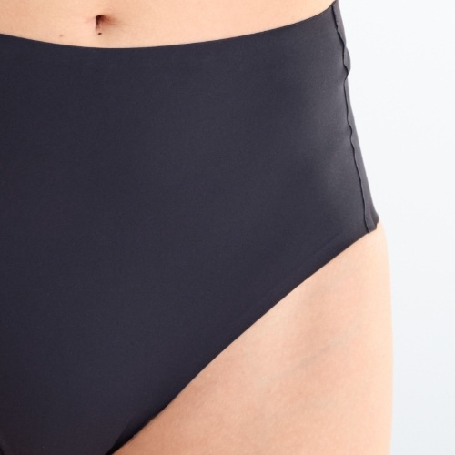 Lisca Tia schwarz hoher slip
