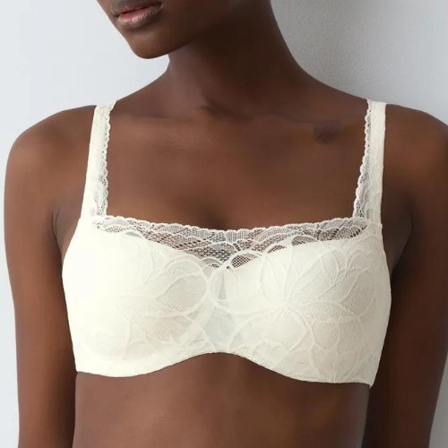Triumph Body Make-Up Illusion Lace ecru-weiß vorgeformter bh
