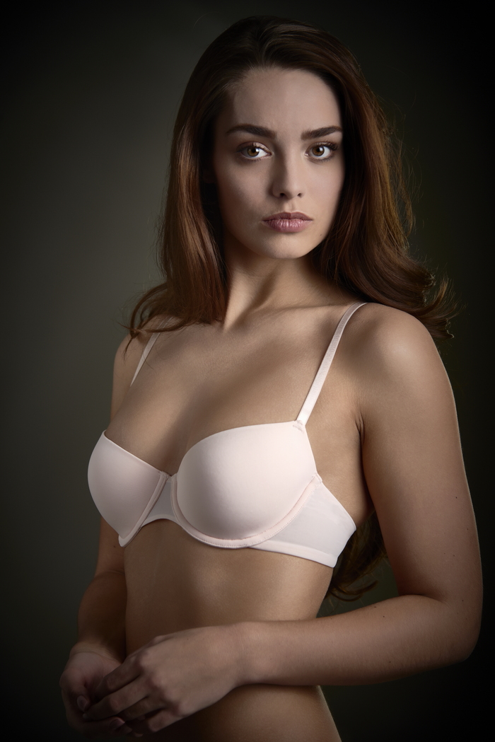 My Basic von After Eden Glossy schwarz/pink vorgeformter bh My Basic von After Eden Glossy schwarz/pink vorgeformter bh