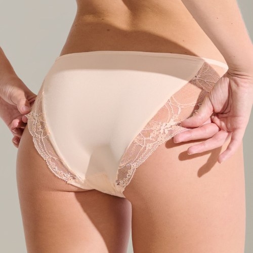 Lisca Patricia pink slip Lisca Patricia pink slip