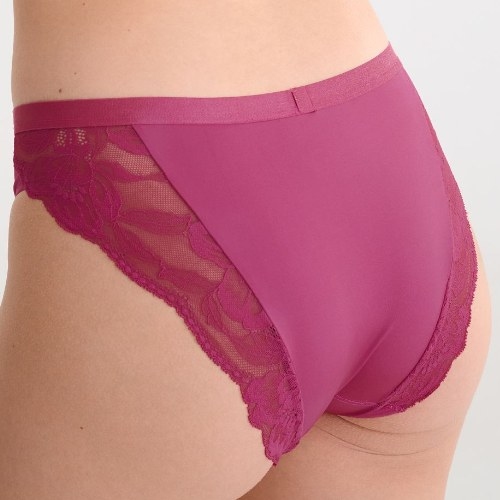 Lisca Robin pink slip Lisca Robin pink slip